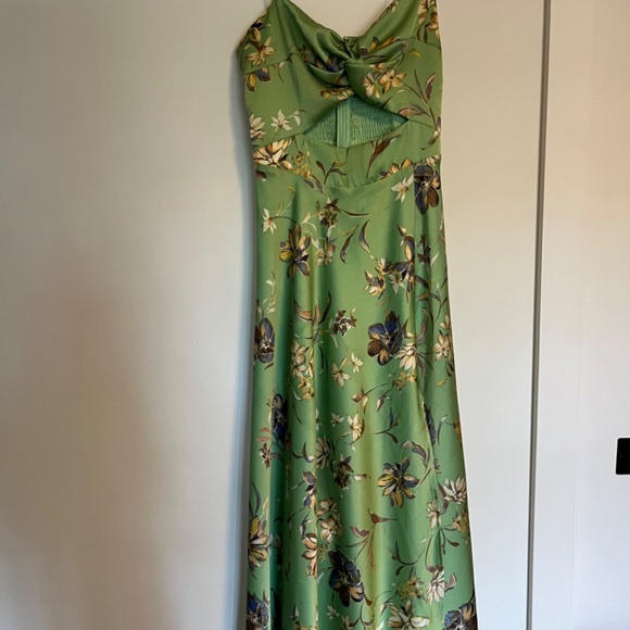 The Latest Scoop - Green Floral Wedding Guest Dress - Worn Once! - Picture 2 of 2